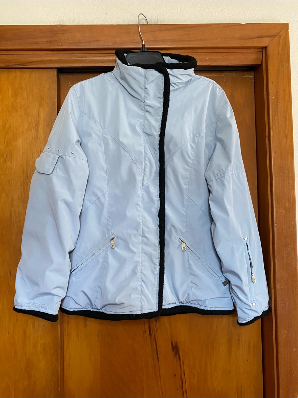 NILS Light Blue Ski Jacket Black Trim Media Pocket Quilted Skiing Outdoor Sports